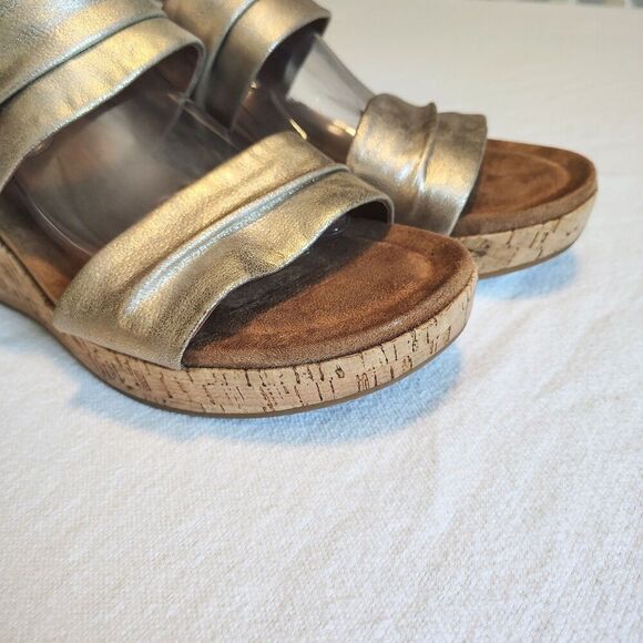 Euro Soft Sofft Sandals Womens 9.5 Kahley Wedge Cork Slingback Gold Faux Leather - Picture 5 of 11